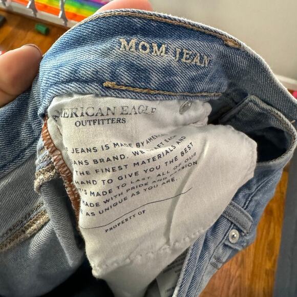 American eagle worn in distressed mom jean size 14 - Picture 5 of 6